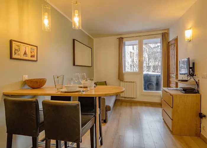 Lognan 1 - A Mont Blanc Haven شامونكس